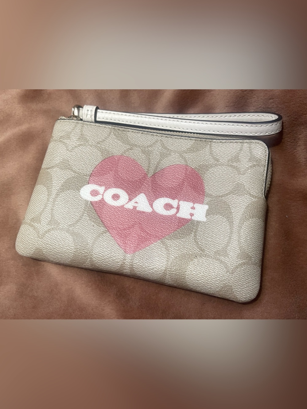 NWT Coach Heart Leather Zip Wristlet
